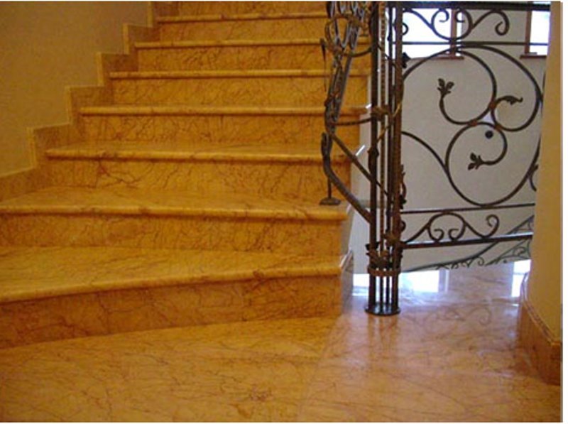 Мраморная лестница для коттеджа и дома