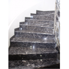 Лестница из мрамора черно-серого цвета Сильвер Блек Турция